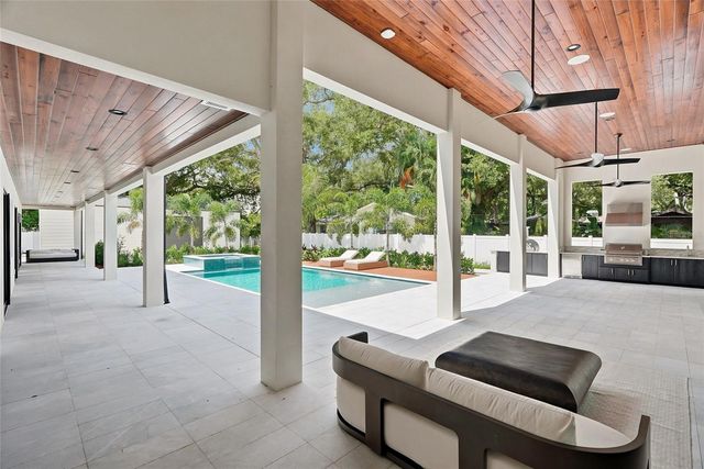 10040 59TH AVENUE N, St Petersburg, FL 33708