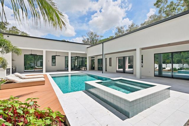 10040 59TH AVENUE N, St Petersburg, FL 33708