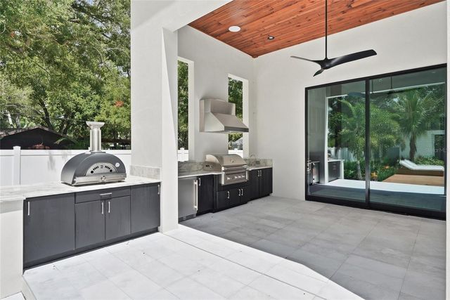 10040 59TH AVENUE N, St Petersburg, FL 33708