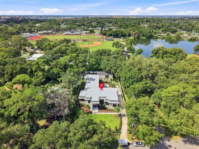 10040 59TH AVENUE N, St Petersburg, FL 33708