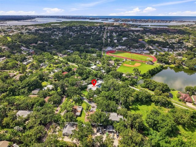 10040 59TH AVENUE N, St Petersburg, FL 33708