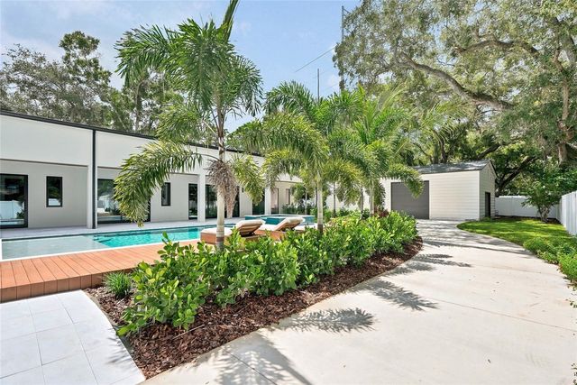10040 59TH AVENUE N, St Petersburg, FL 33708
