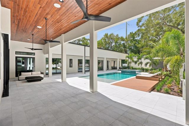10040 59TH AVENUE N, St Petersburg, FL 33708