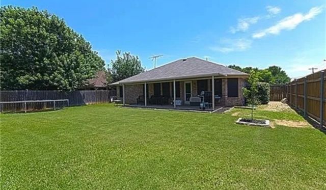 1526 Berry Patch Lane, Granbury, TX 76048