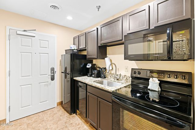 225 Collier Drive, Sevierville, TN 37862