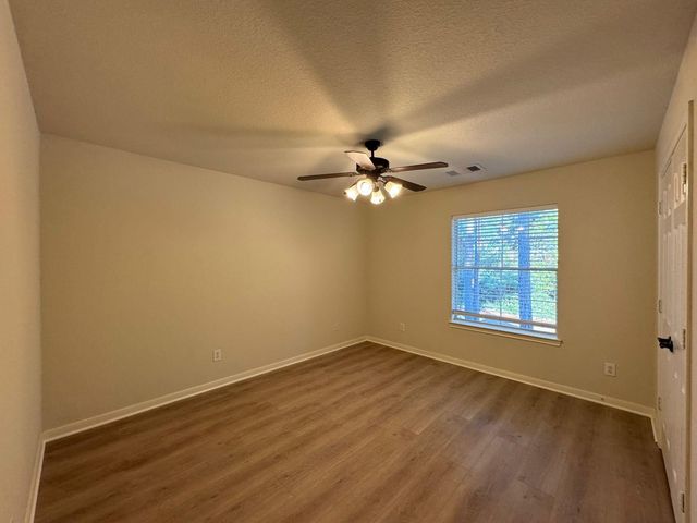 34 Montfair Park Circle, The Woodlands, TX 77382