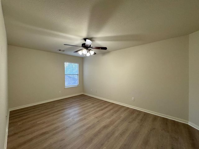 34 Montfair Park Circle, The Woodlands, TX 77382