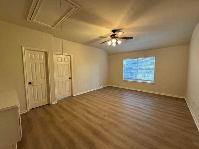 34 Montfair Park Circle, The Woodlands, TX 77382