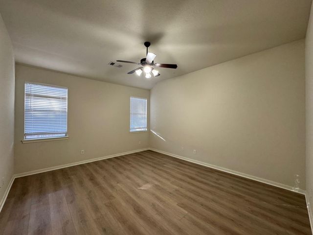 34 Montfair Park Circle, The Woodlands, TX 77382