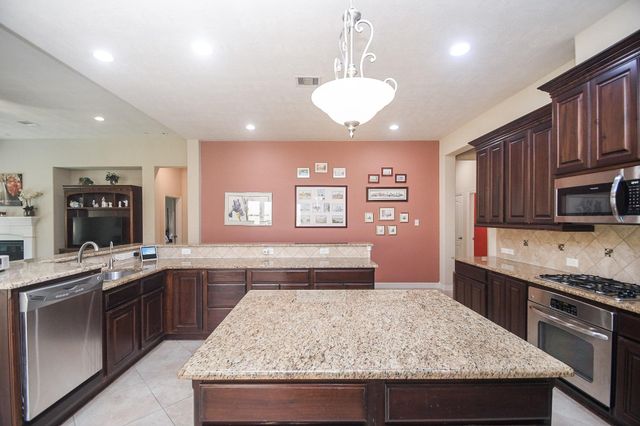 6915 Argonne Trail, Sugar Land, TX 77479