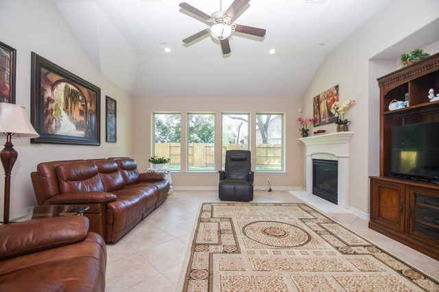 6915 Argonne Trail, Sugar Land, TX 77479