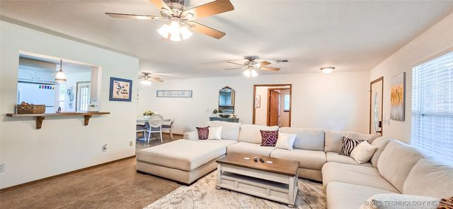 133 Dogwood Trail, Eufaula, OK 74432