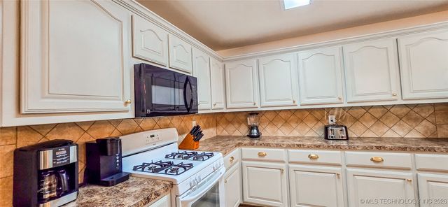 133 Dogwood Trail, Eufaula, OK 74432