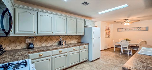 133 Dogwood Trail, Eufaula, OK 74432