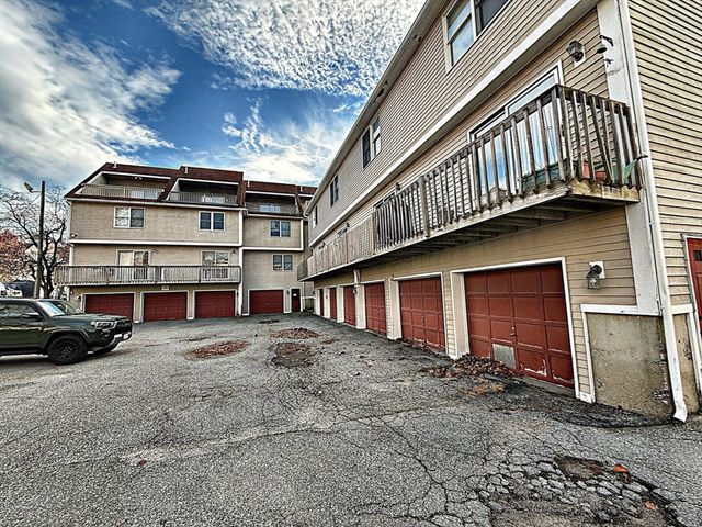 88 Belmont St 88, Lowell, MA 01852
