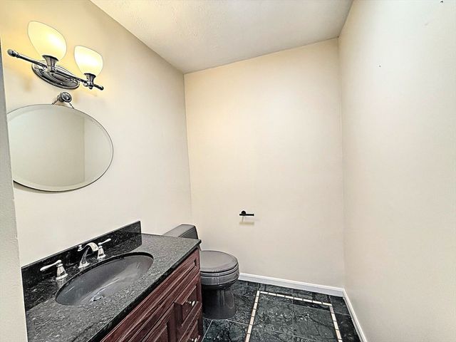 88 Belmont St 88, Lowell, MA 01852