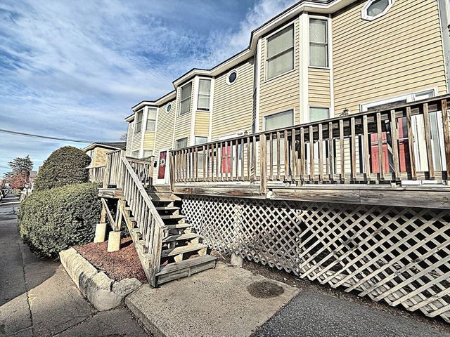 88 Belmont St 88, Lowell, MA 01852