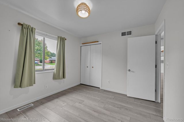 39870 Bridgeview Street, Harrison Charter Township, MI 48045