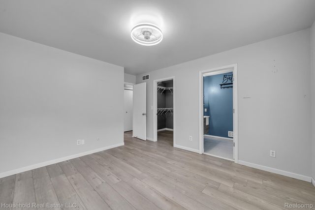 39870 Bridgeview Street, Harrison Charter Township, MI 48045