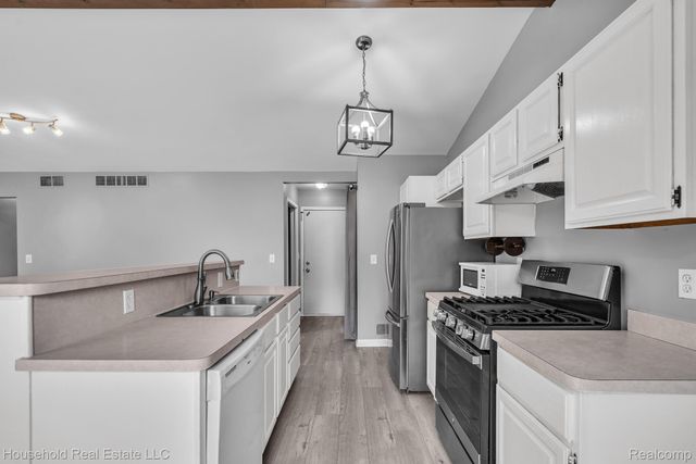 39870 Bridgeview Street, Harrison Charter Township, MI 48045