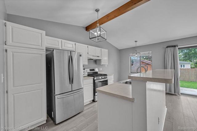 39870 Bridgeview Street, Harrison Charter Township, MI 48045