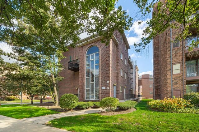 815 PEARSON Street 10, Des Plaines, IL 60016