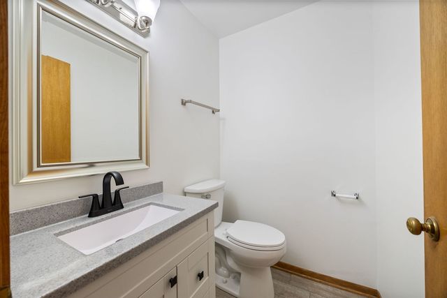 815 PEARSON Street 10, Des Plaines, IL 60016