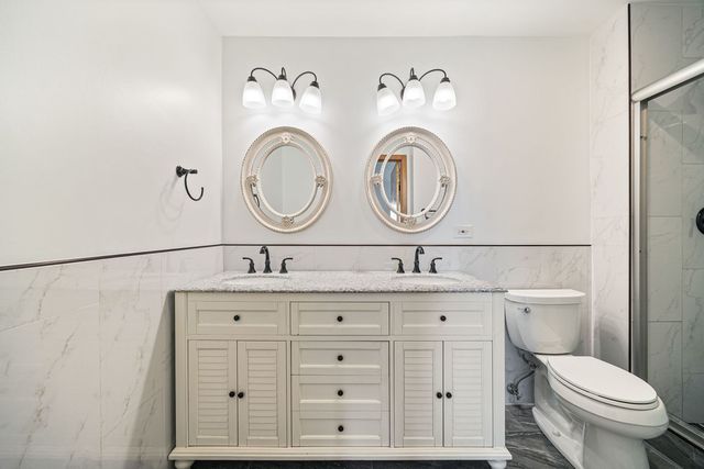 815 PEARSON Street 10, Des Plaines, IL 60016