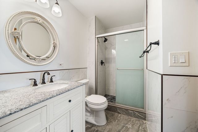 815 PEARSON Street 10, Des Plaines, IL 60016