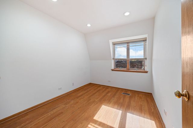 815 PEARSON Street 10, Des Plaines, IL 60016