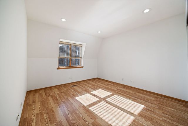 815 PEARSON Street 10, Des Plaines, IL 60016