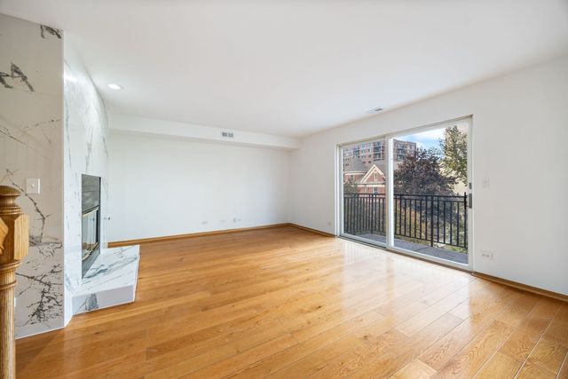 815 PEARSON Street 10, Des Plaines, IL 60016