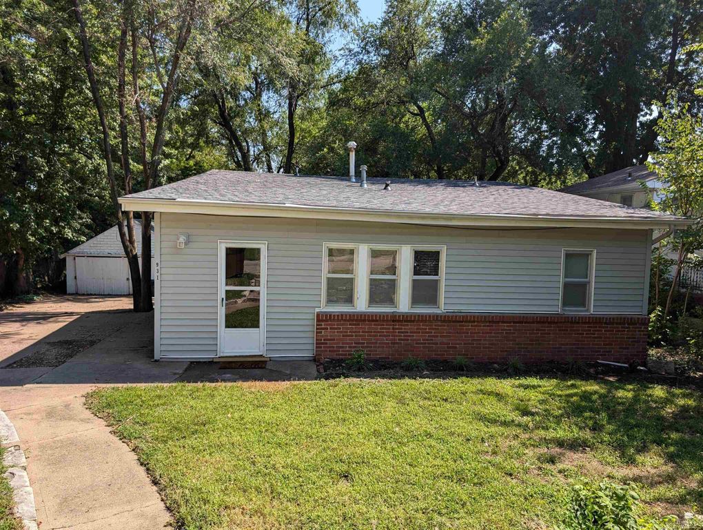 931 Claflin Road, Manhattan, KS 66502