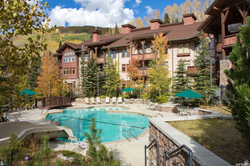 Image 12 of property listing at 12090 BIG COTTONWOOD RD #303, Solitude, UT 84121