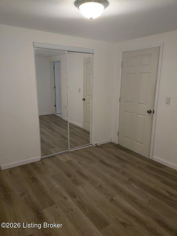 10502 Jefferson Hill Rd, Louisville, KY 40272