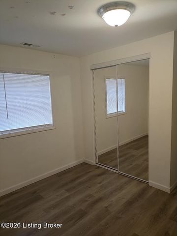 10502 Jefferson Hill Rd, Louisville, KY 40272