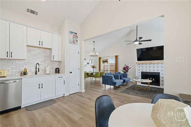 7238 Grant Street, Savannah, GA 31406