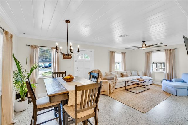 3655 2nd Place, Vero Beach, FL 32968