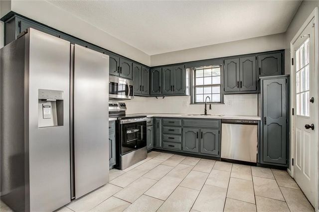 7820 E 130Th Court, Grandview, MO 64030