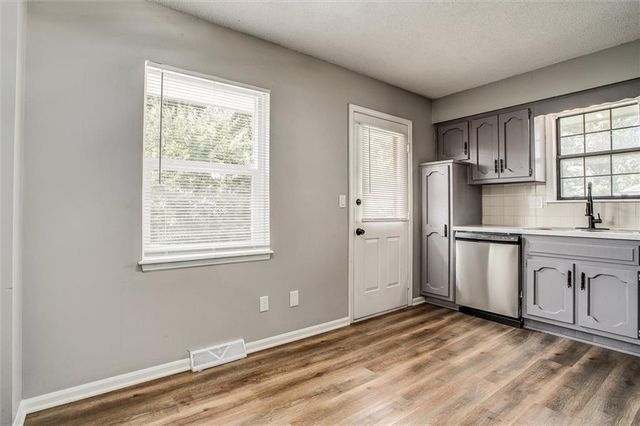 7820 E 130Th Court, Grandview, MO 64030