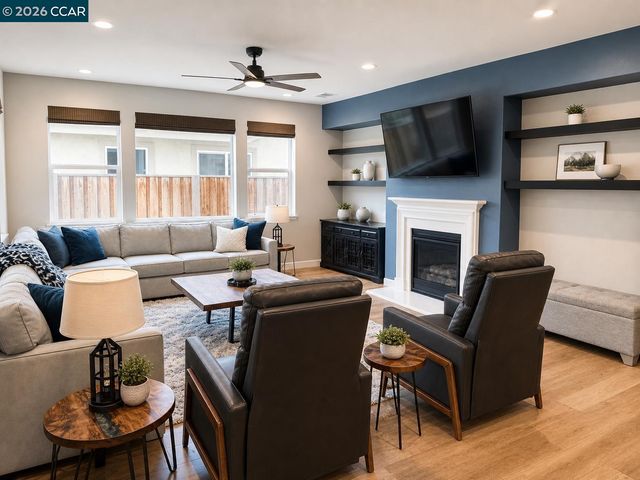725 Frazier Dr, Oakley, CA 94561