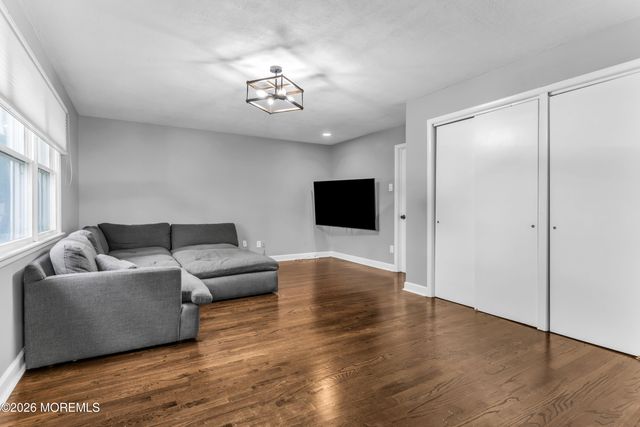 64 Livingston Lane, Manalapan, NJ 07726