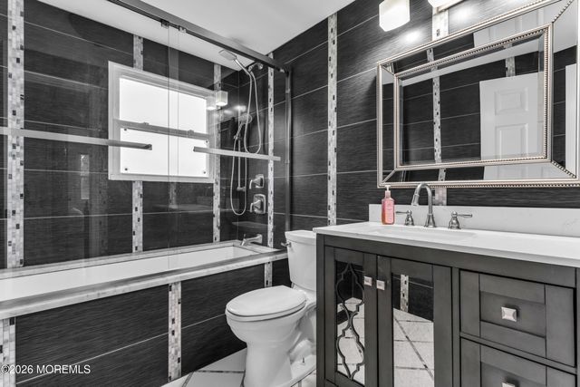 64 Livingston Lane, Manalapan, NJ 07726