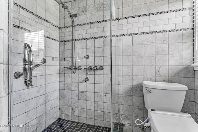 64 Livingston Lane, Manalapan, NJ 07726