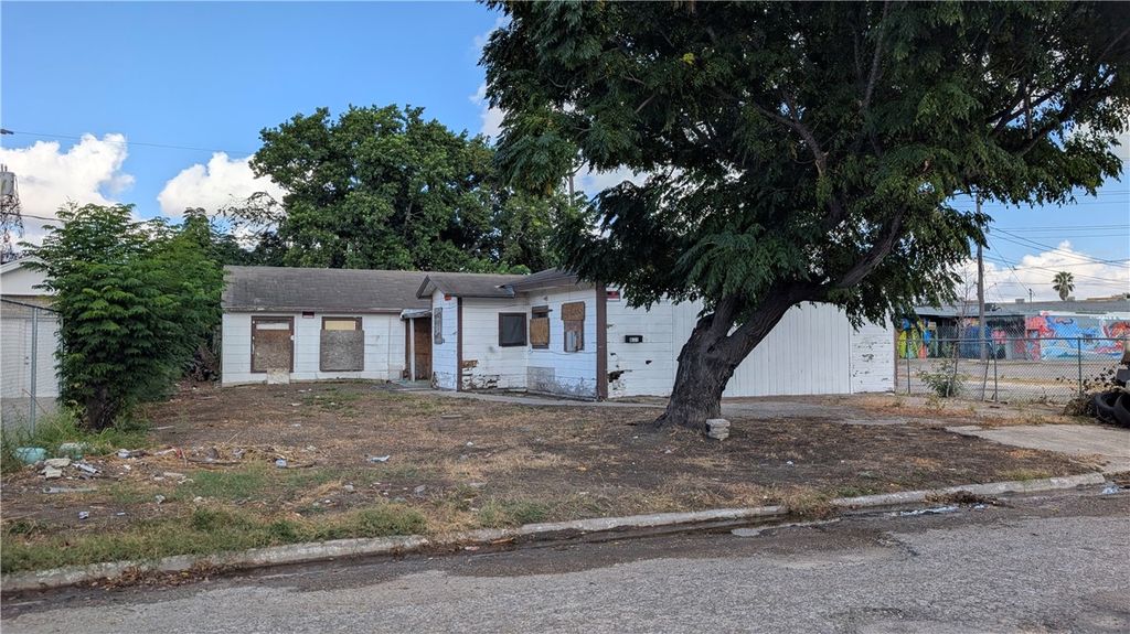 621 Van Cleve Dr, Corpus Christi, TX 78408 — exterior