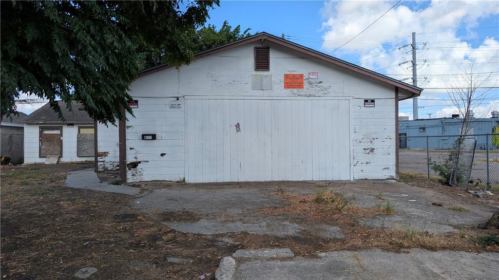 621 Van Cleve Dr, Corpus Christi, TX 78408 — photo 2