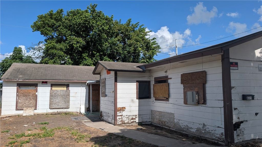 621 Van Cleve Dr, Corpus Christi, TX 78408 — photo 3