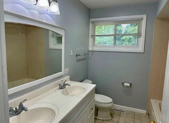 8816 Kenton Avenue, Skokie, IL 60076