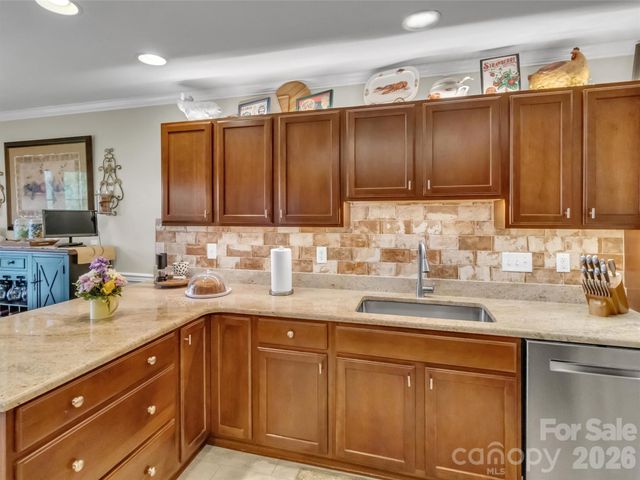 49 Kenai Trail, Waynesville, NC 28786