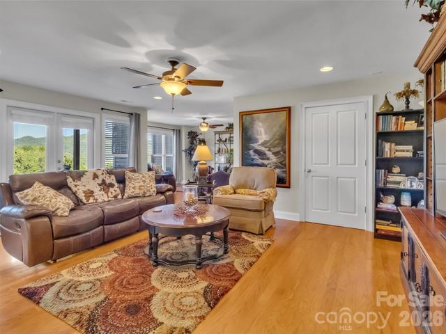 49 Kenai Trail, Waynesville, NC 28786